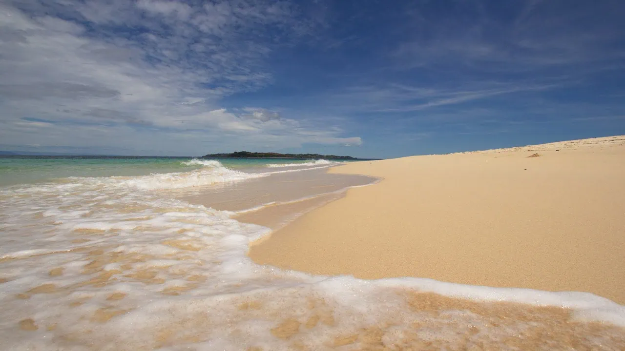 Plage déserte Radama